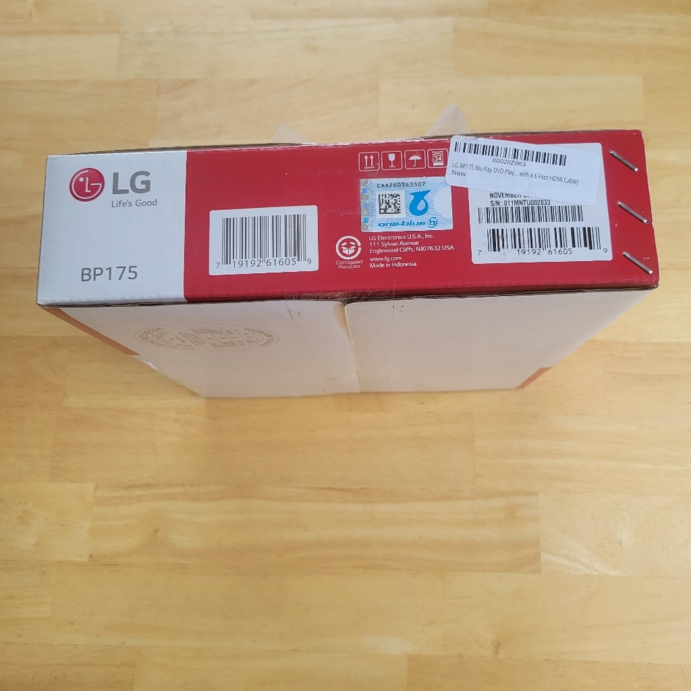 New in box LG Blu-ray DVD Player - Picture 6 of 7